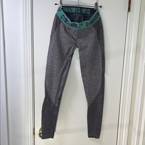 Gymshark Women's Gray Leggings with Blue Waistband NEVER WORN - Picture 3 of 5